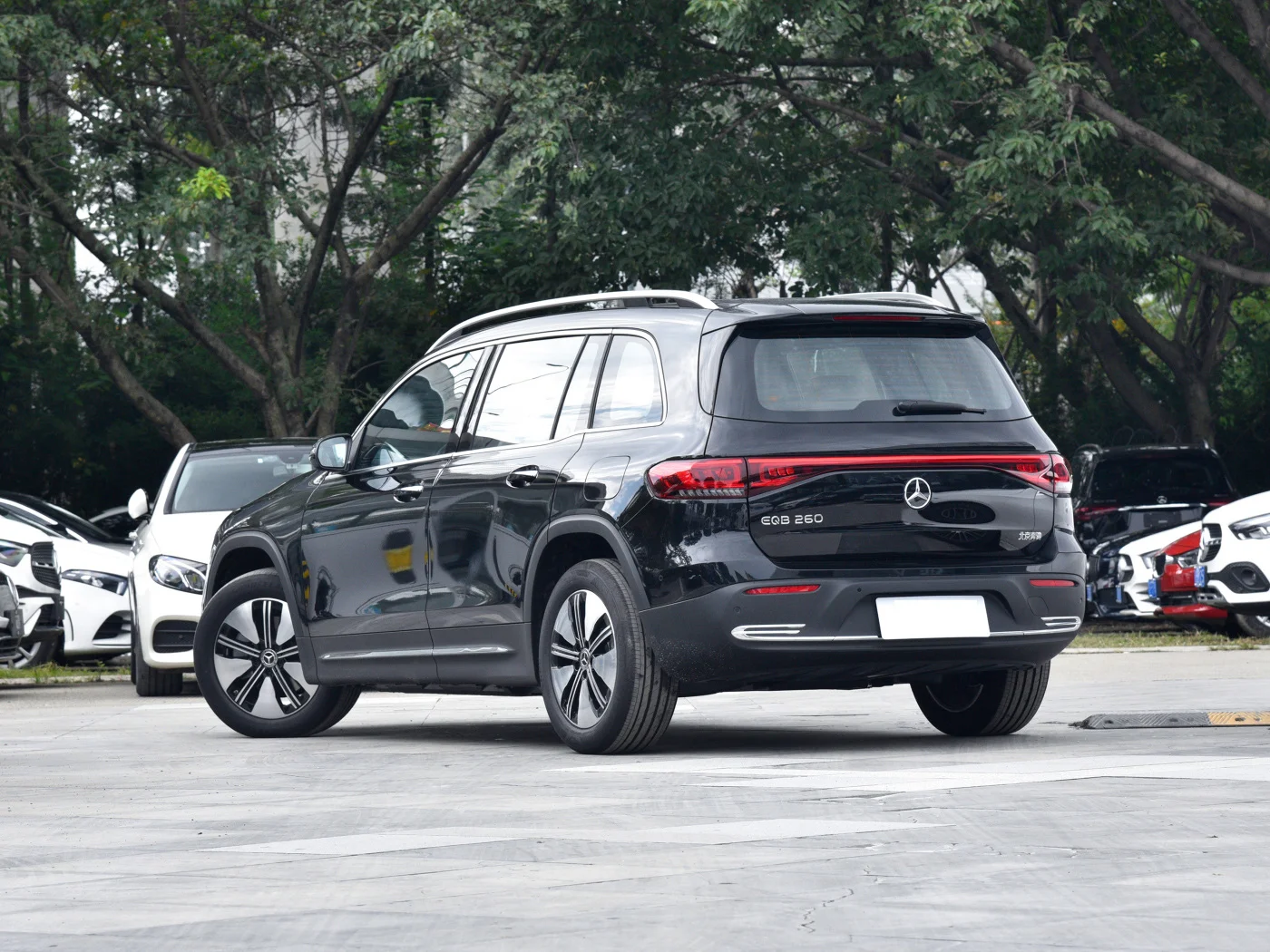 Поставка с завода Mercedes Ben z EQB 260 350 4matic 600 км 215 кВт электронные автомобили В Китае