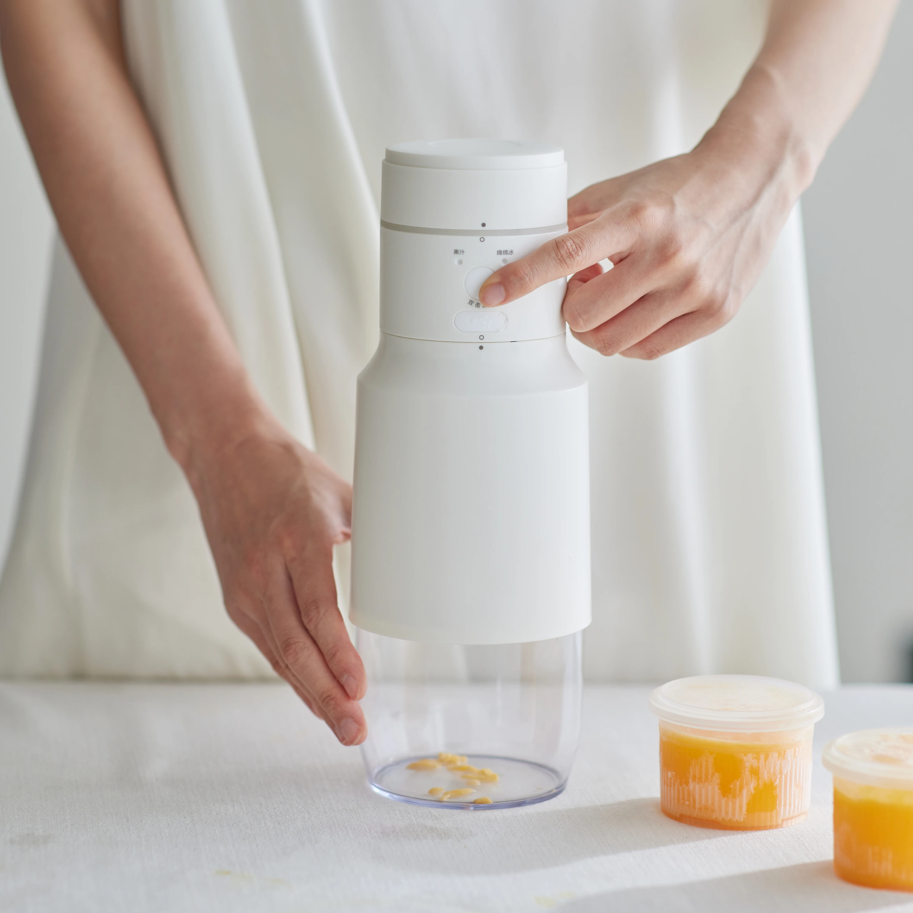 Household Small Ice Cube Crusher Strong  Ice Shaver Machine Use Sport Portable Juicer Cup