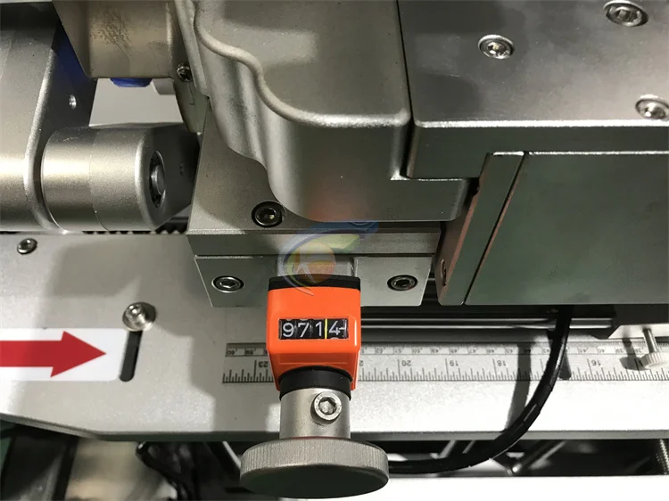 Automatic Shrink Sleeve Bottle Labeling Machine for PVC Neck Body Sleeve Labeling PET Label