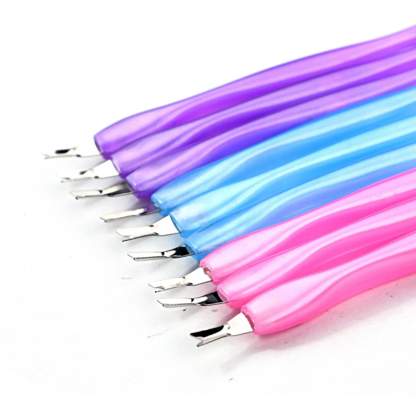 100 PCS Double Headed Press Stick Plastic Handle Hard Rubber Tipped Nail Art Tool Cuticle Pusher Cleaner