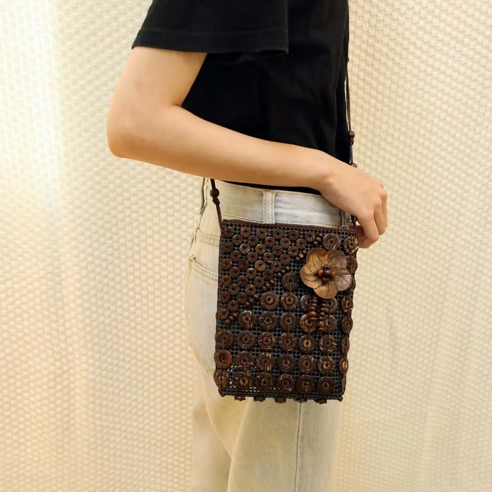 Chinese manufacturer supply women hand bags luxury coconut shell handicraft bags ladies shoulder bags