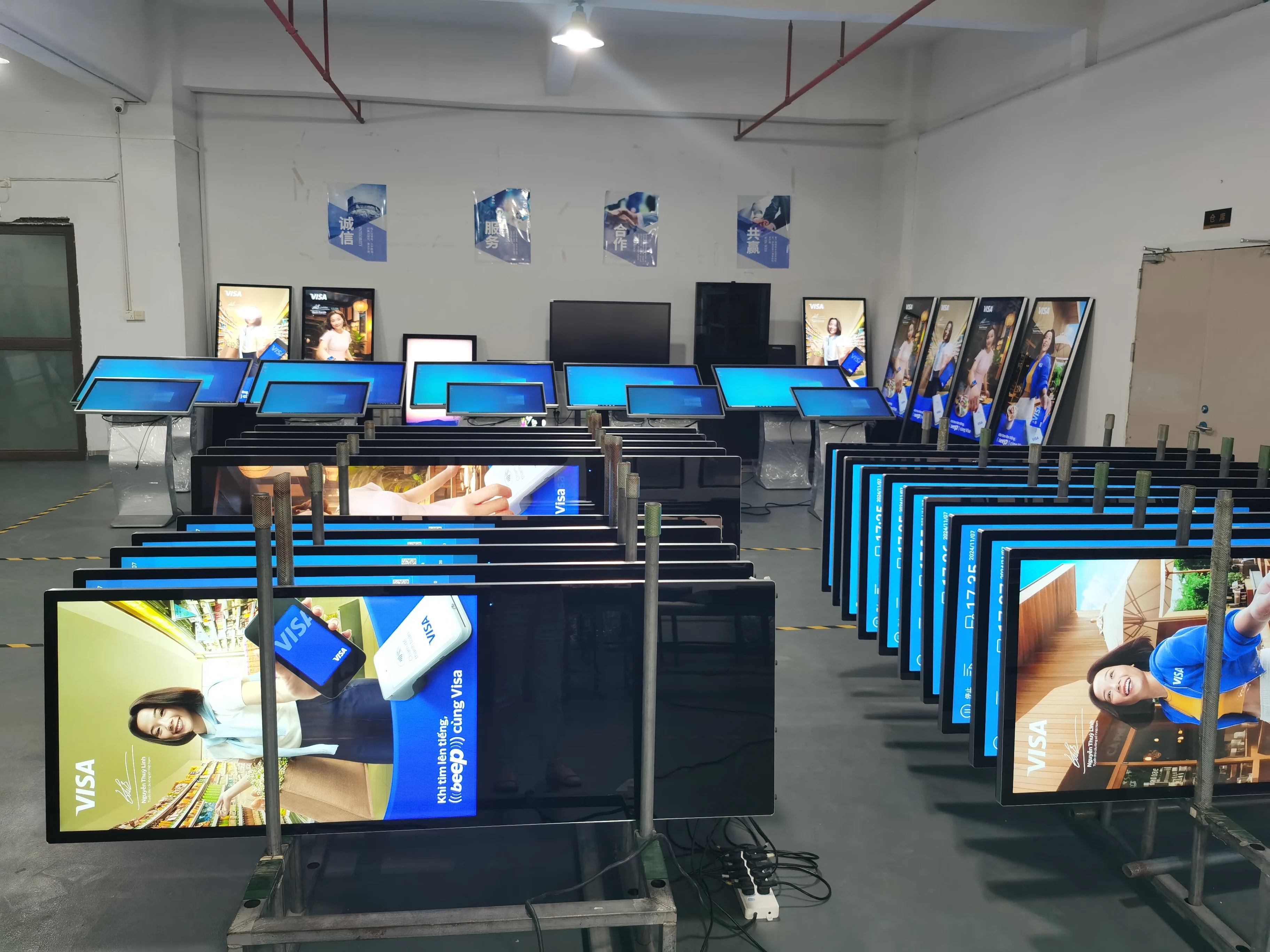 Wholesale price 32 43 49 55 65 inch interactive digital signage information all in one smart multi touch screen K type kiosk