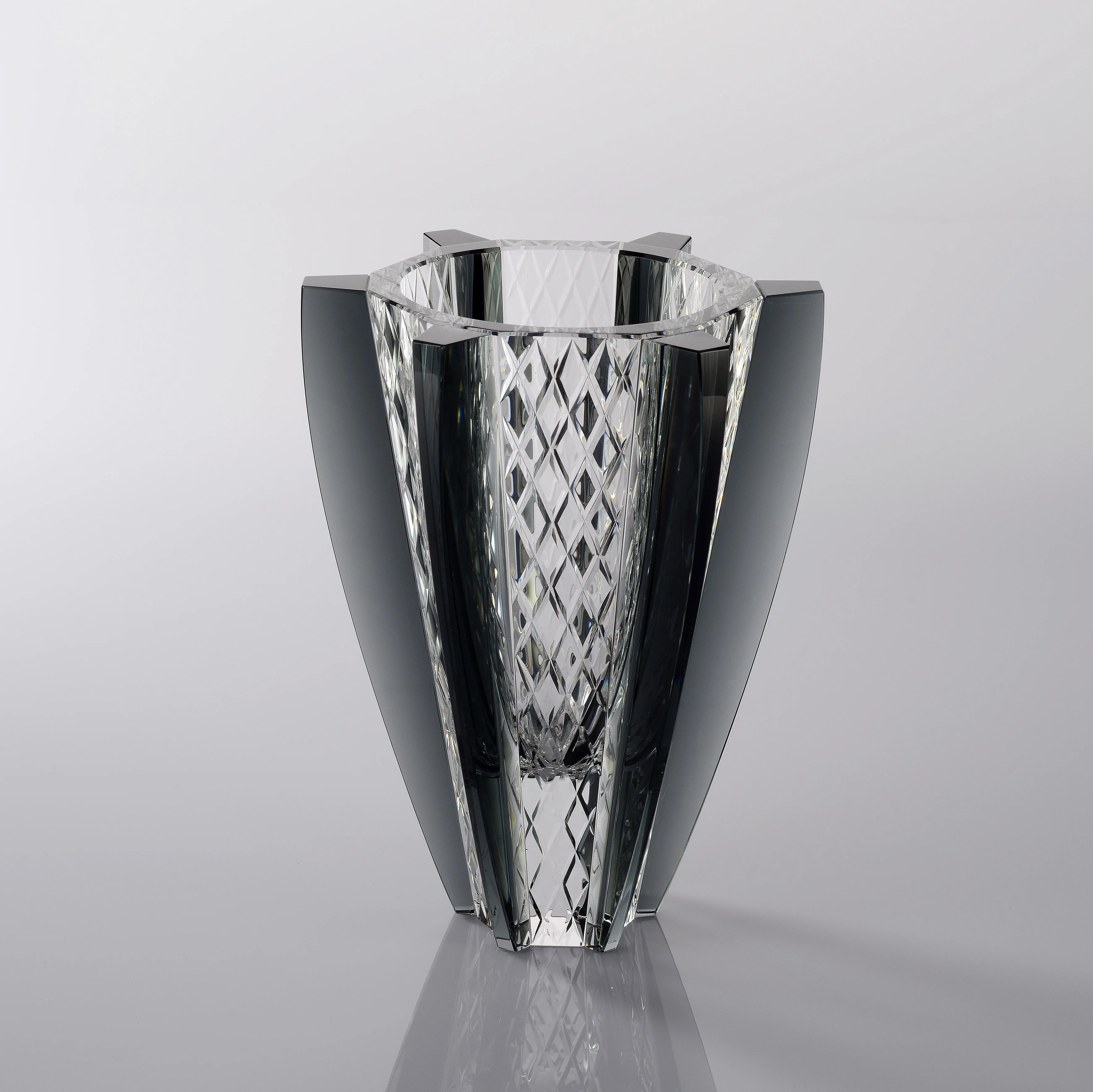 New design grey vases European Style Transparent bohemian crystal vase for home decor