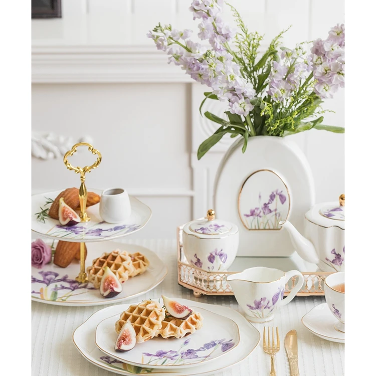 
Gold Rim Luxury Restaurant Dishes Wedding Dinner Plates Purple Fleur-de-lis Design Bone China Ceramic Food Dishes 