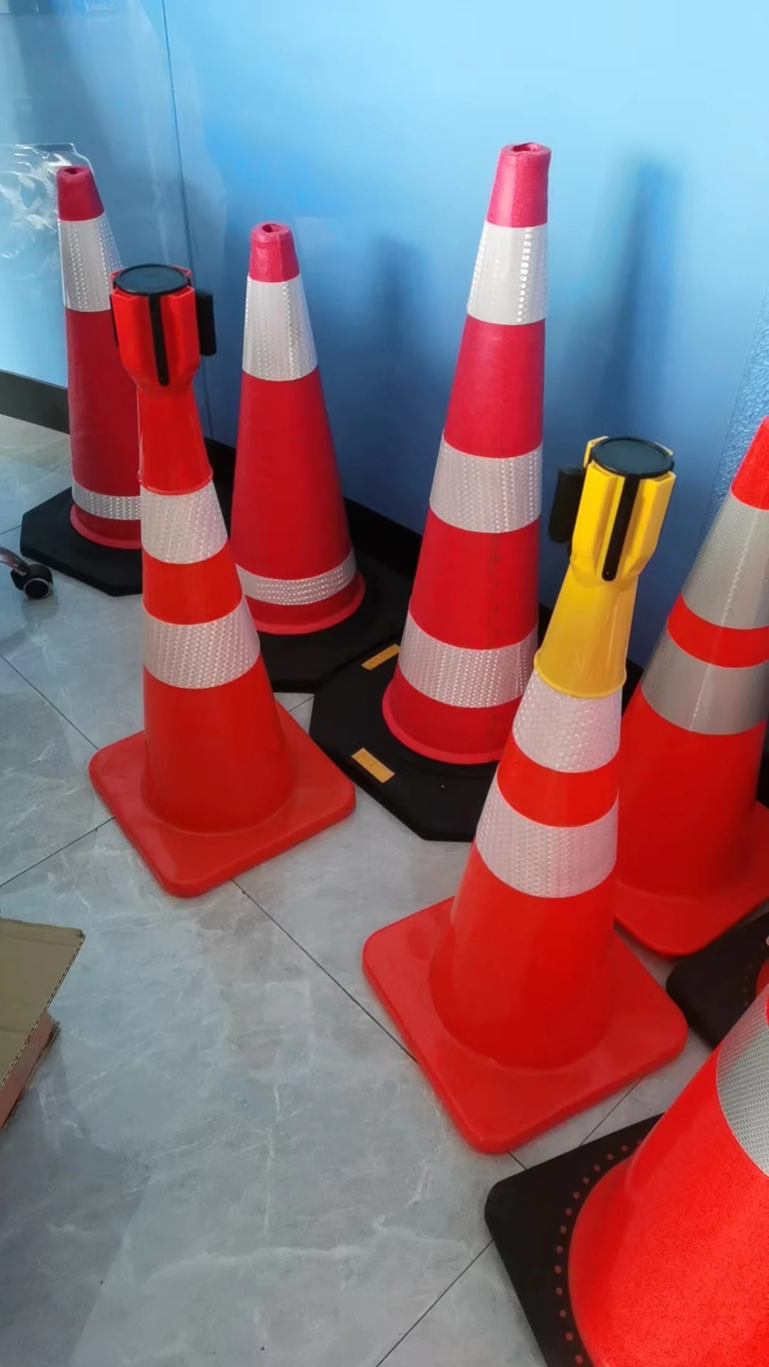 Strong crowd control 2m 3m 5m wall mounted webbing magnetic retractable belt barrier stanchion