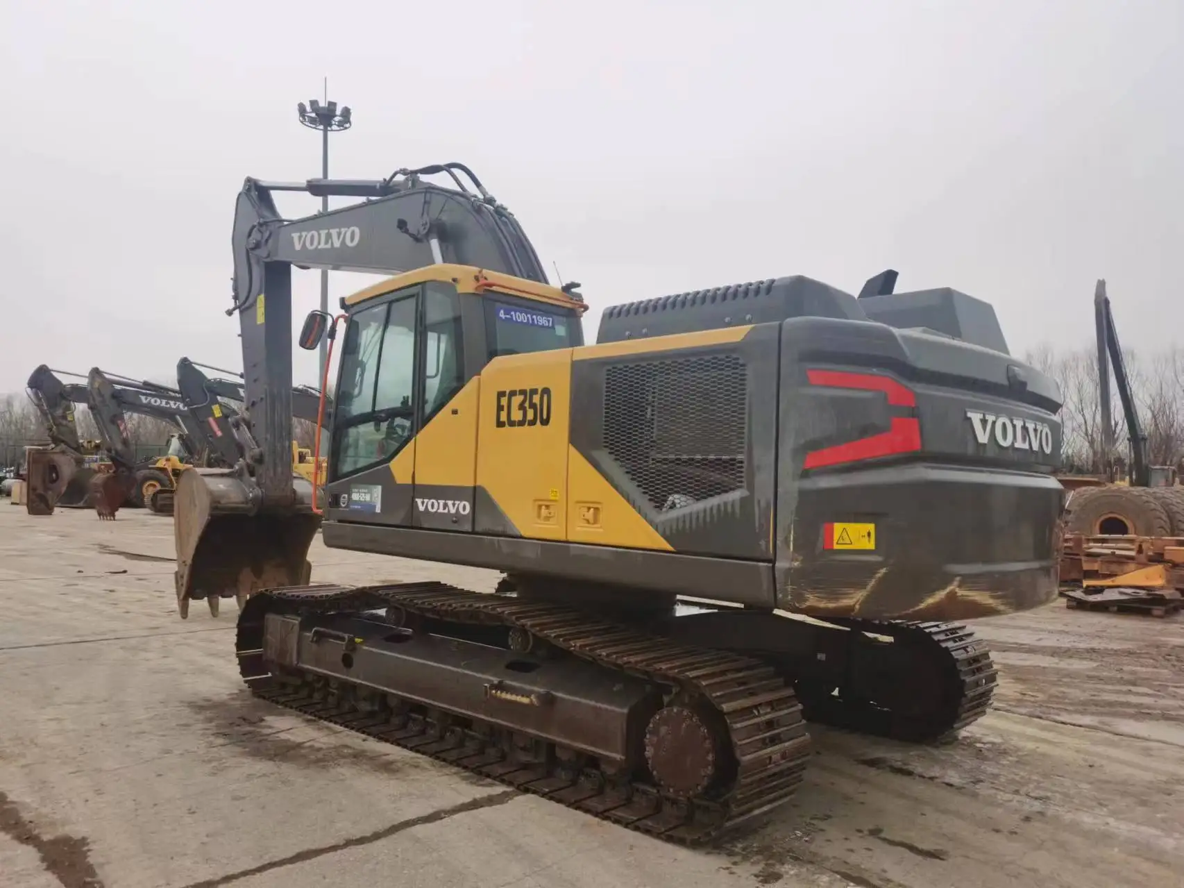 China Volvo EC350DL Cheap Excavator Volvo 35 Tons Large Crawler Forklift PC350 ZX350 336D Heavy Excavator Sold at a Low Price