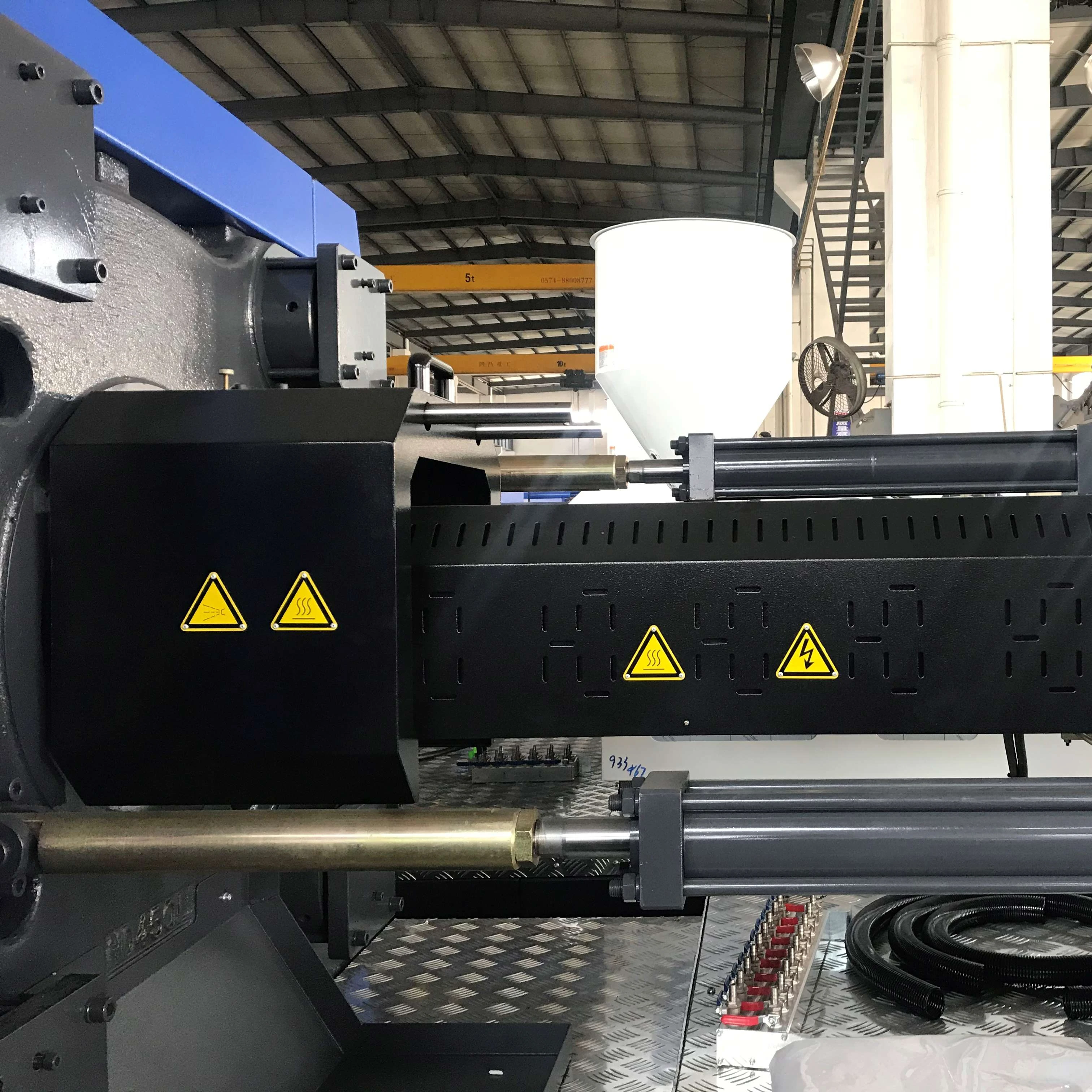 Производитель светоотражающего ПЛК-контроллера 800 тонн, пластиковая литьевая машина