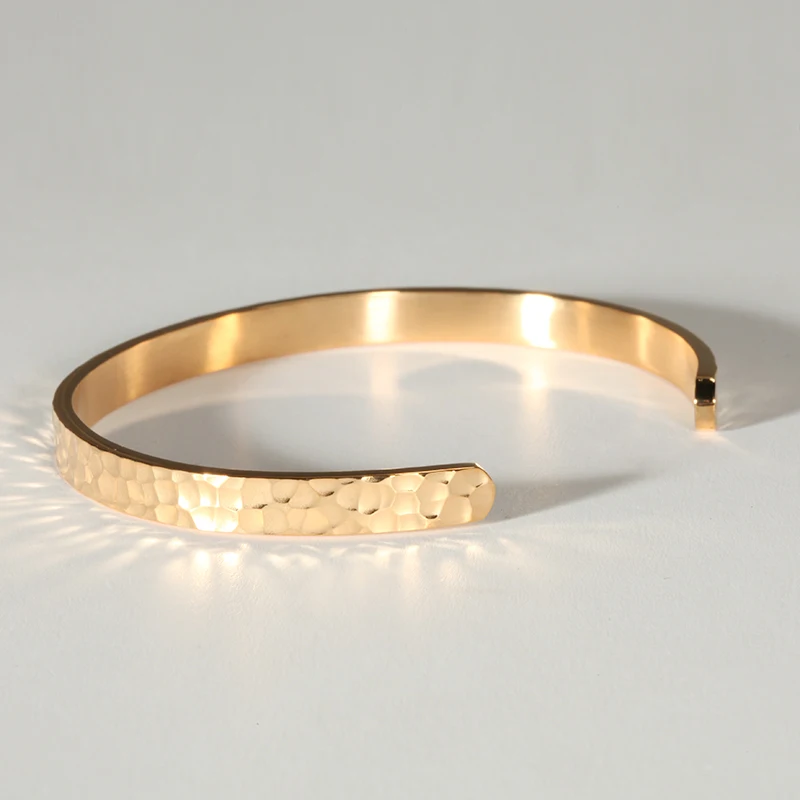 Cuff Bracelet-05 (1).jpg