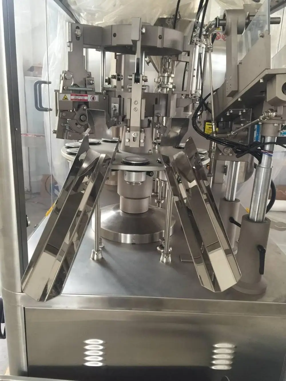 Full automatic Toothpaste Plastic Tube Filling And Sealing Machine