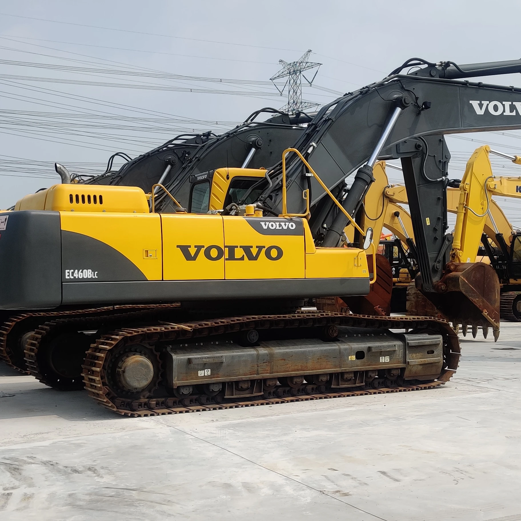 High Performance Used Volvo 460 Crawler Excavators In Construction Works