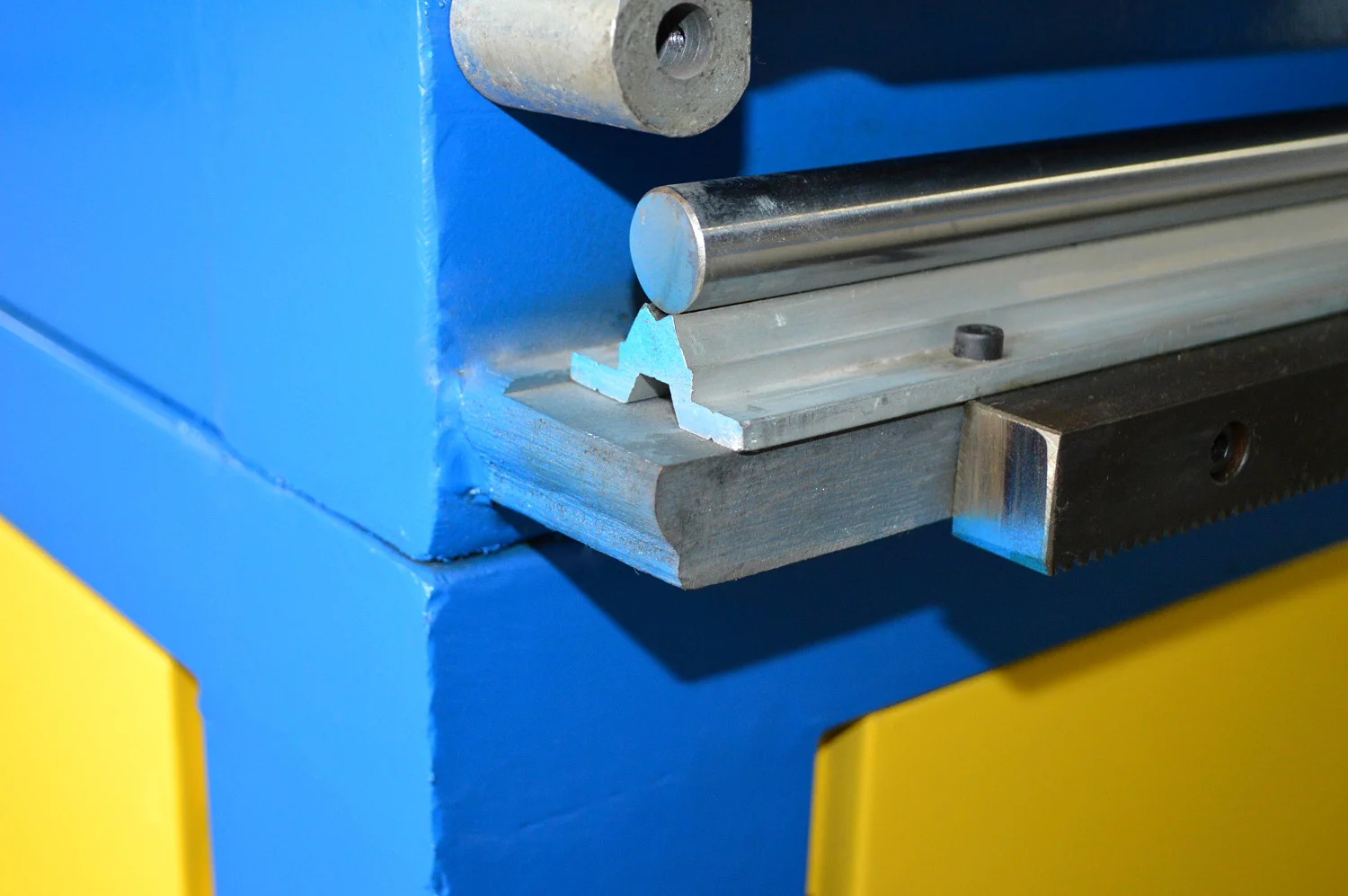 CNC plasma cutter cutting machine with huayuan plasma cutter power source plasma machine for duct cutting