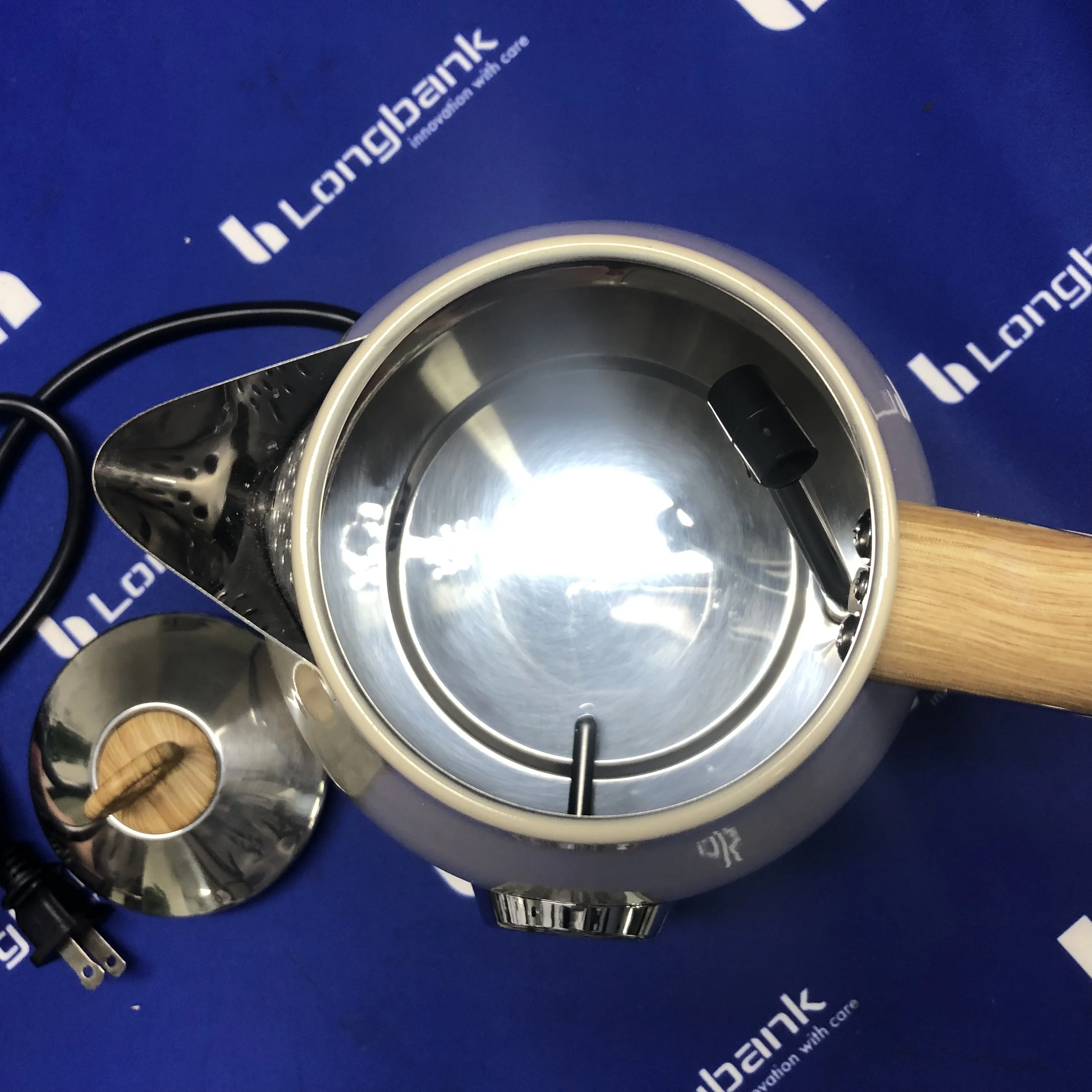 2023 factory new design fashionable wooden grain effect 1.7L electric hot water kettle with automatic switch off