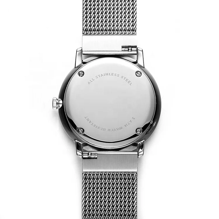 Часы Bauhaus немецкого производства с кварцевым механизмом и купольным сапфировым стеклом