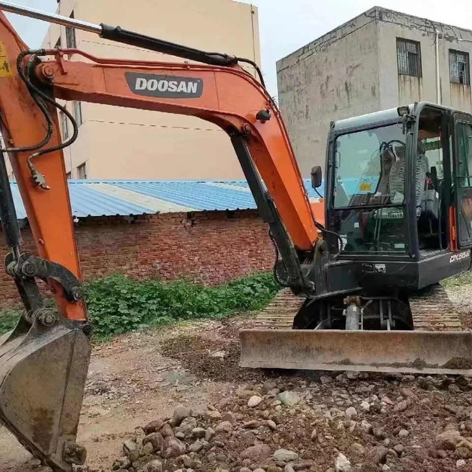 Construction Machinery Used Excavator 5.5 Ton Doosan DX55 For Sale Bucket Capacity 0.21m³