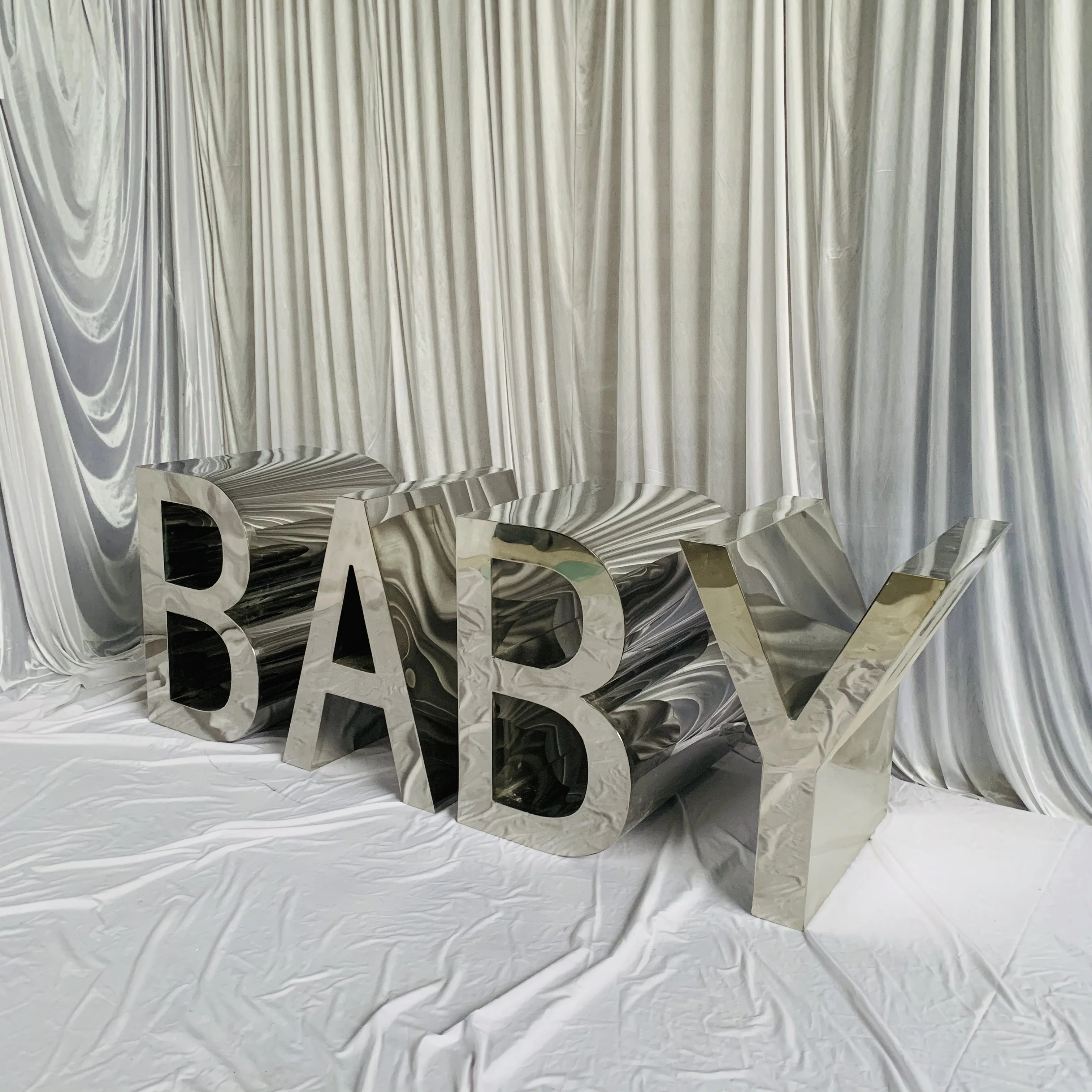 New style modern wedding decoration stainless steel baby letter table for party used
