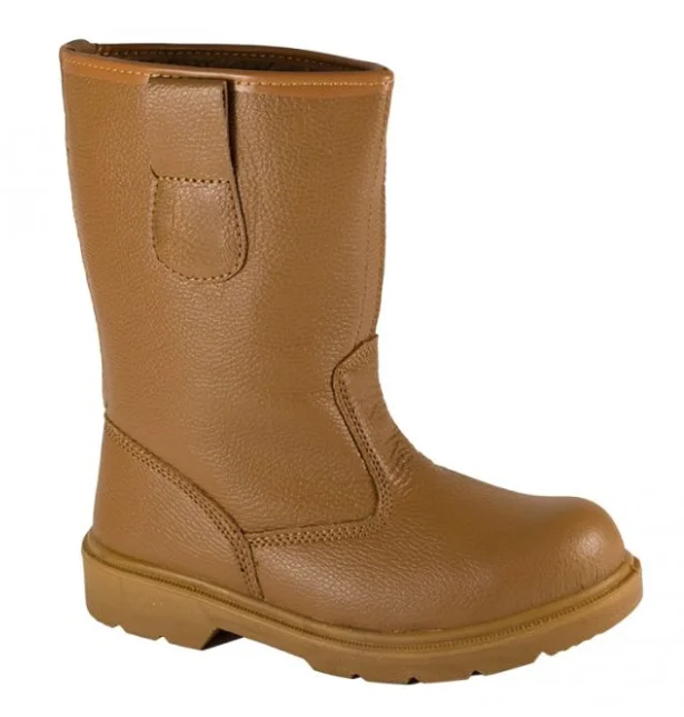 
Anti-slip and petrol chemical resistant sole rigger shoes 