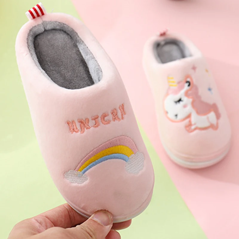 Оптовая продажа, милые дизайнерские пушистые детские тапочки из хлопка с единорогом для девочек