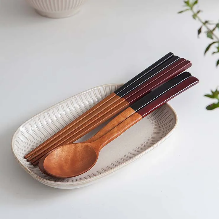Eco-friendly reusable duo - tone wooden spoon and chopstick set round handle luxury hotel restaurant cutlery set