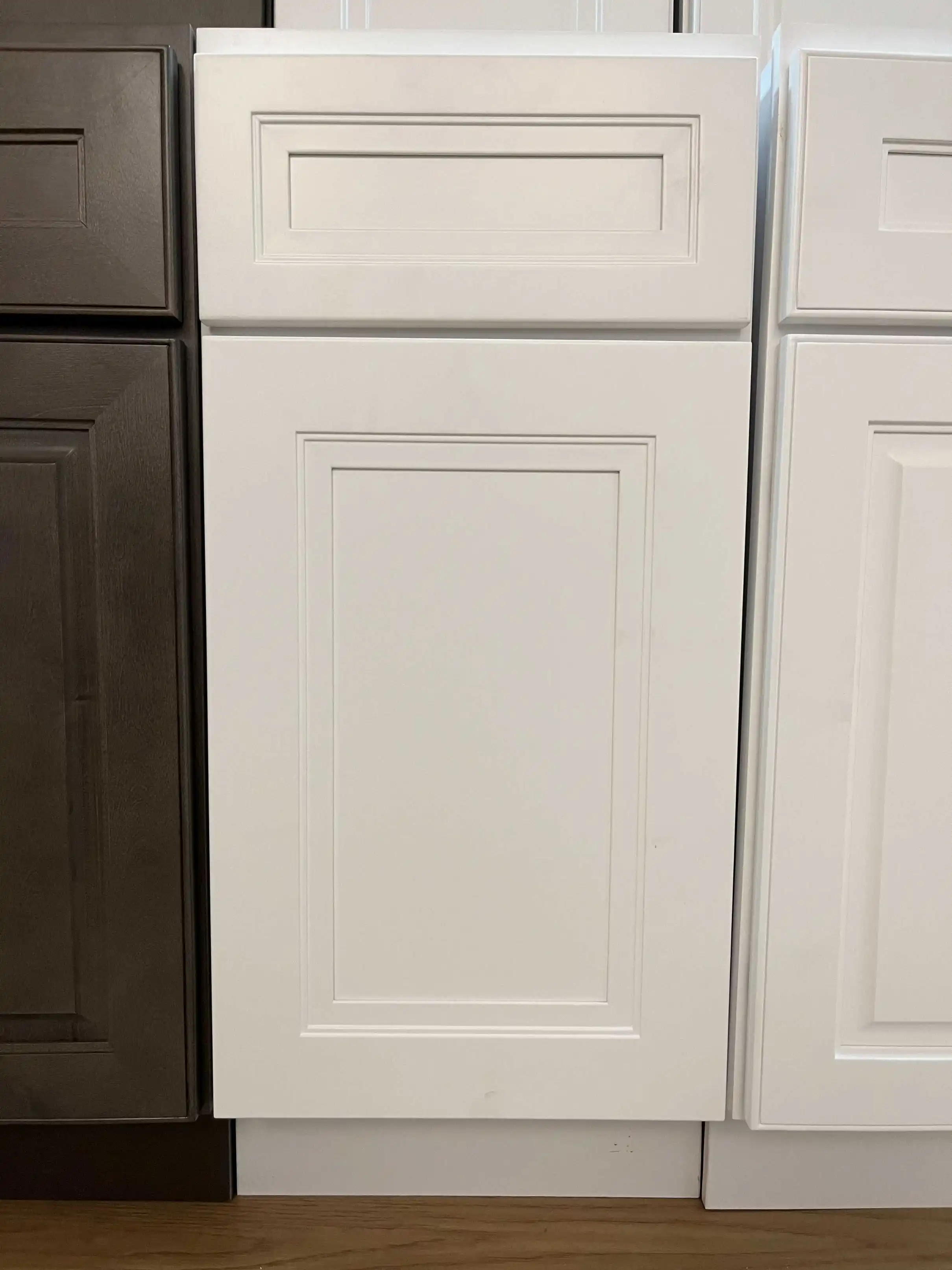 High Quality Customized White Lacquer Finished Soft Closing Classical Style RTA Kitchen Storage Cabinet
