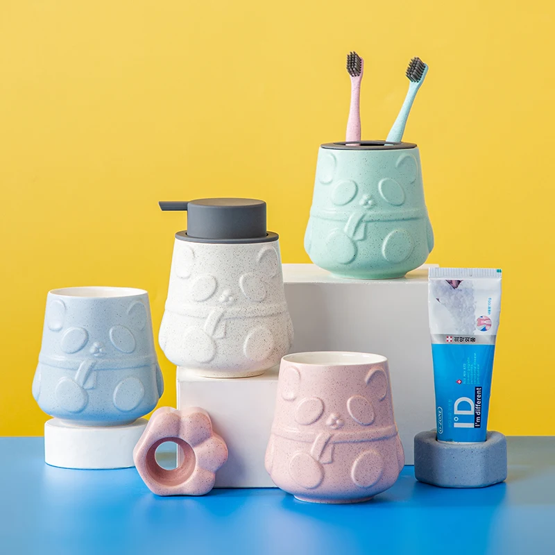 New design in 2021 modern Lovely panda animal style ceramic bathroom accessories set Chinese Supplier Modern