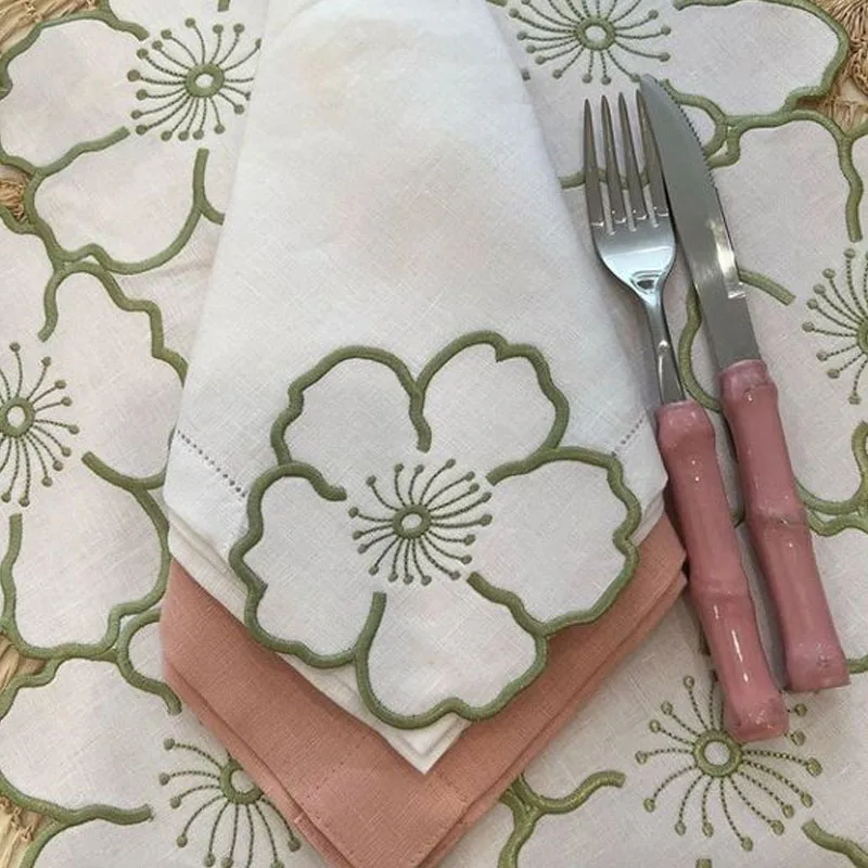 Scalloped Edge cotton Linen Napkins White Hand Embroidery flowers Cotton Napkins Wedding Napkins Linen