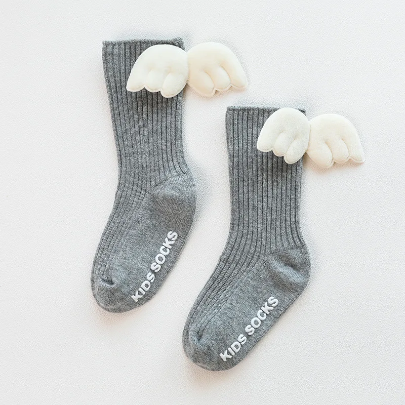 Wholesale Quality Winter Autumn Gift Cute Wings Anti Slip Floor Newborn Cotton Baby Knit