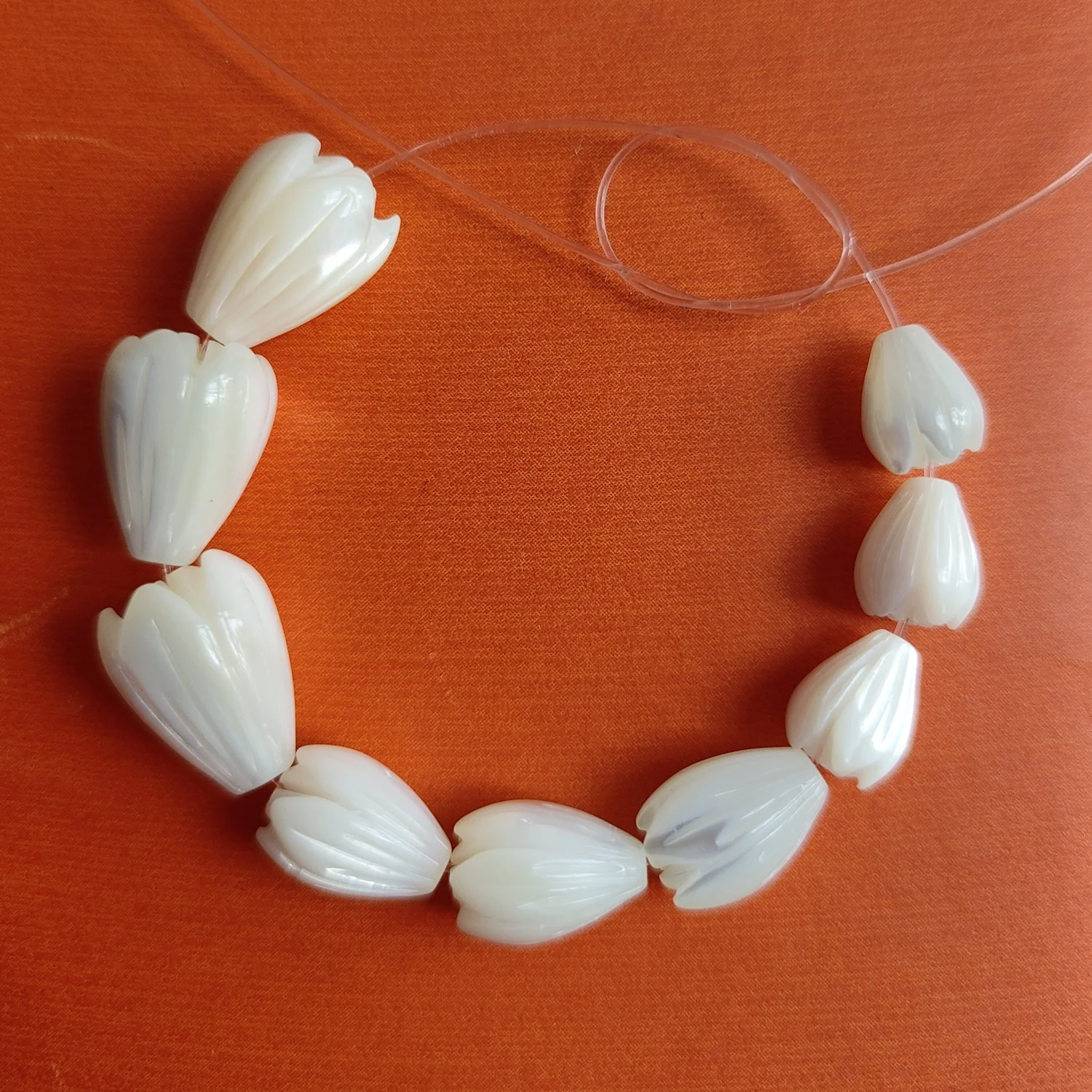 Hot sale hawaiian jasmine flower beads 8mm 10mm 13mm hand carved mother of pearl pikake flower beads