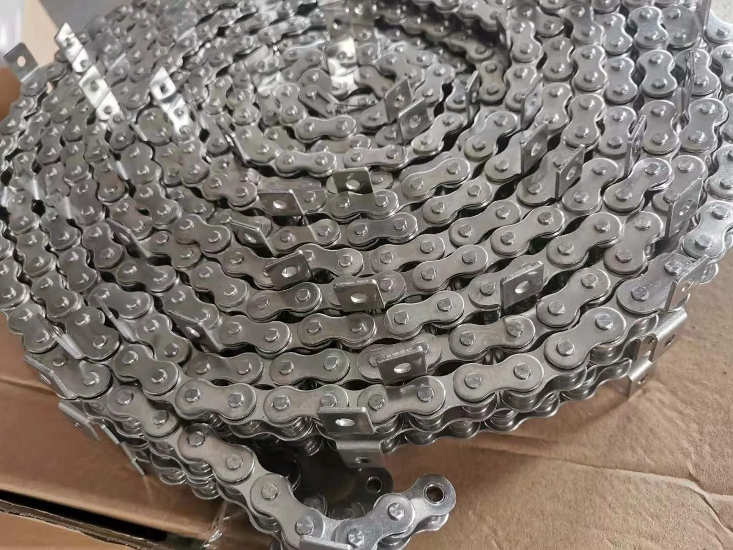 10B роликовая цепь с креплением K1