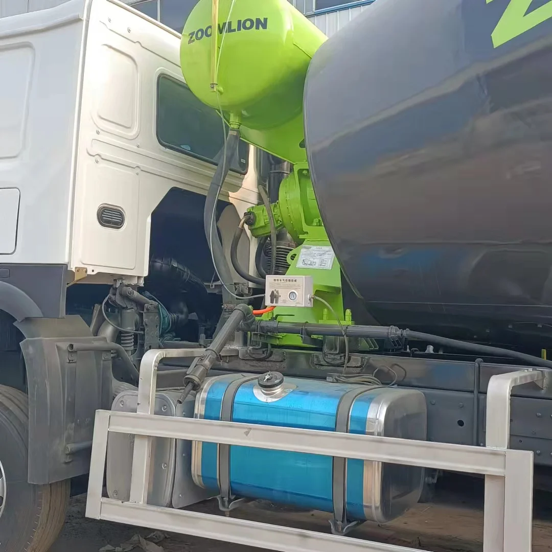 10 cubic meters and 12 cubic meters concrete mixing tank trucks