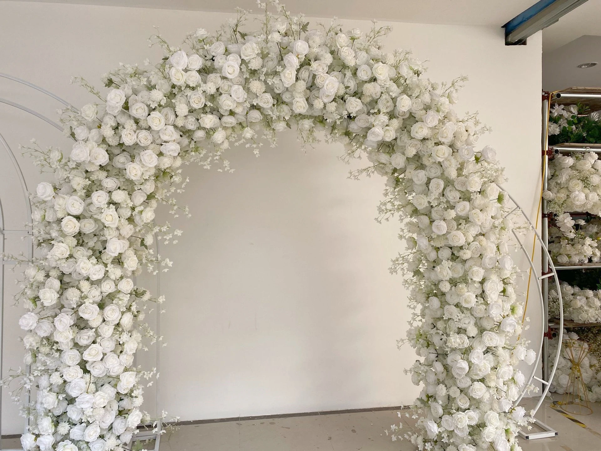 Photography Props Silk Flower White Hydrangea Artificial Rose Flower Wedding Garden Entrance Arch Designs Outdoor for Ceremony