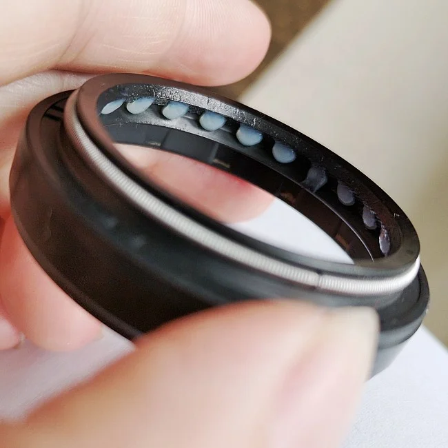 XTSEAO brand BH2851G 8970467053 NBR DTC oil seal 38*49*8/12 for ISUZ U / HOND A japanese car