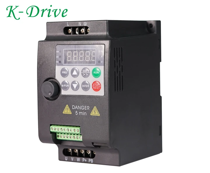 CE сертифицированный 0.4KW ~ 11kW 220V 380V с частотно-регулируемым приводом частоты 3 контроллерами переменного тока для езды на автомобиле, и он имеет высокую эффективность