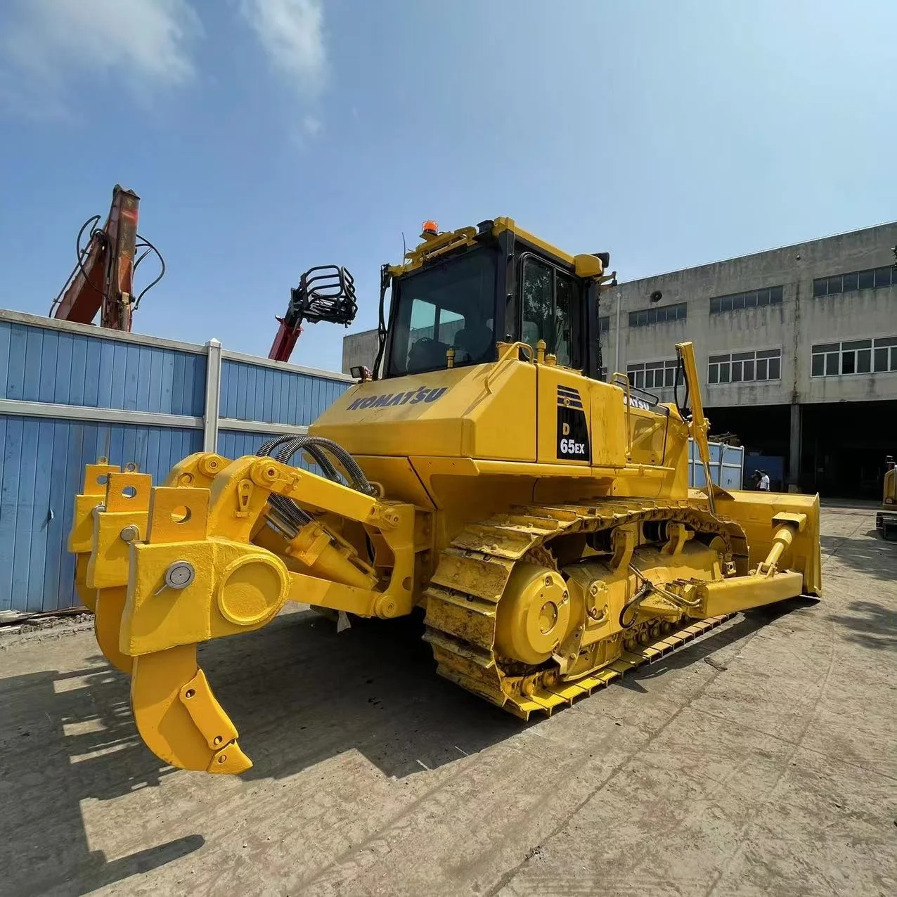 Hot sale used small size bulldozer komatsu d65ex cat d6m d3g d3c d4c d5k d6g cheap price sale