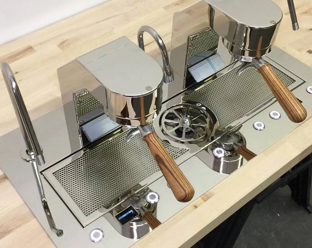 Коммерческое использование интегрированная итальянская полуавтоматическая настольная машина для приготовления кофе с тремя котлами