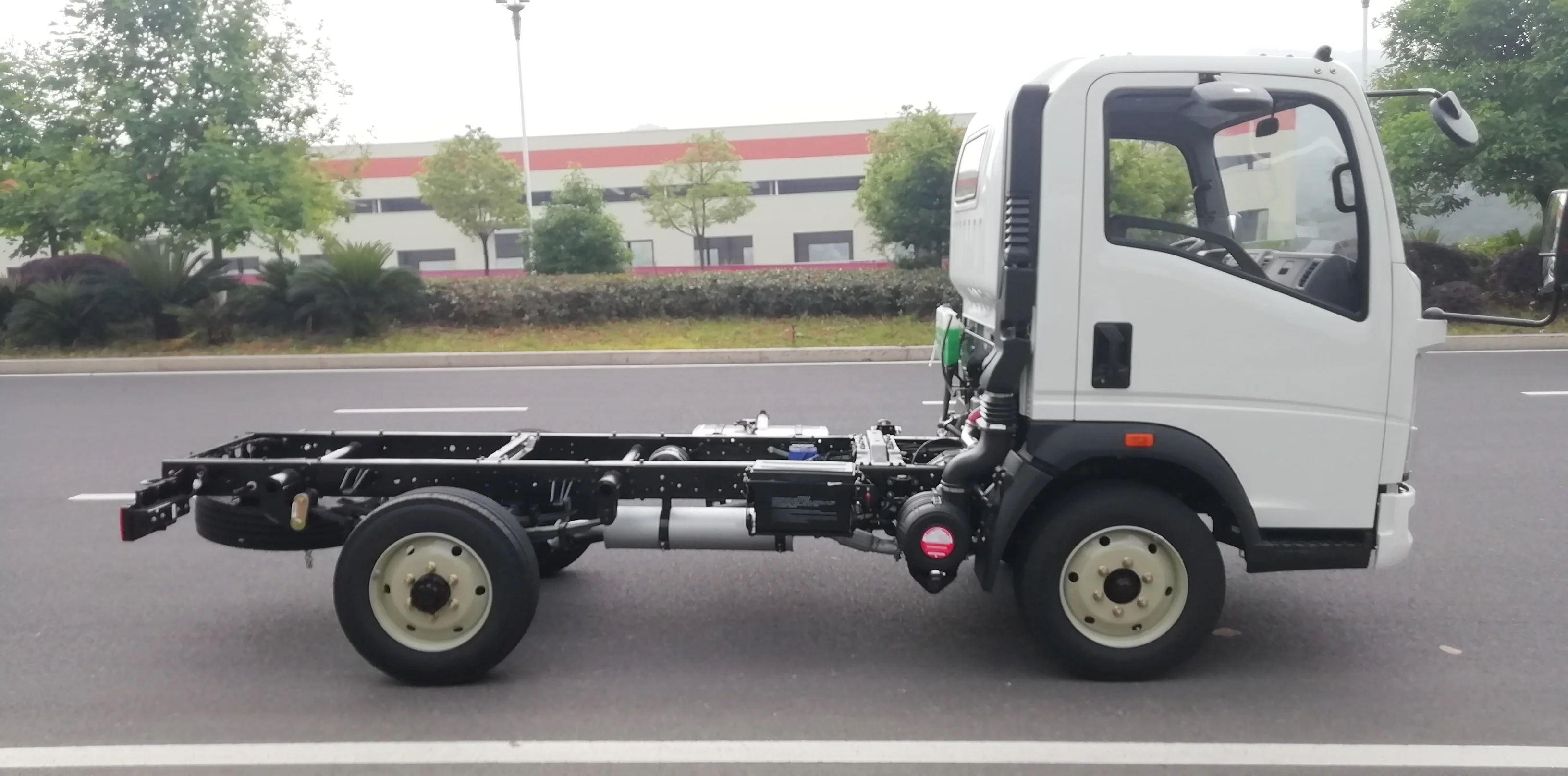 Китайский производитель грузовых автомобилей новый дизайн 4 Wheeler прицепов двери Китай тяжелый автомобиль HOWO грузовиков с гарантией