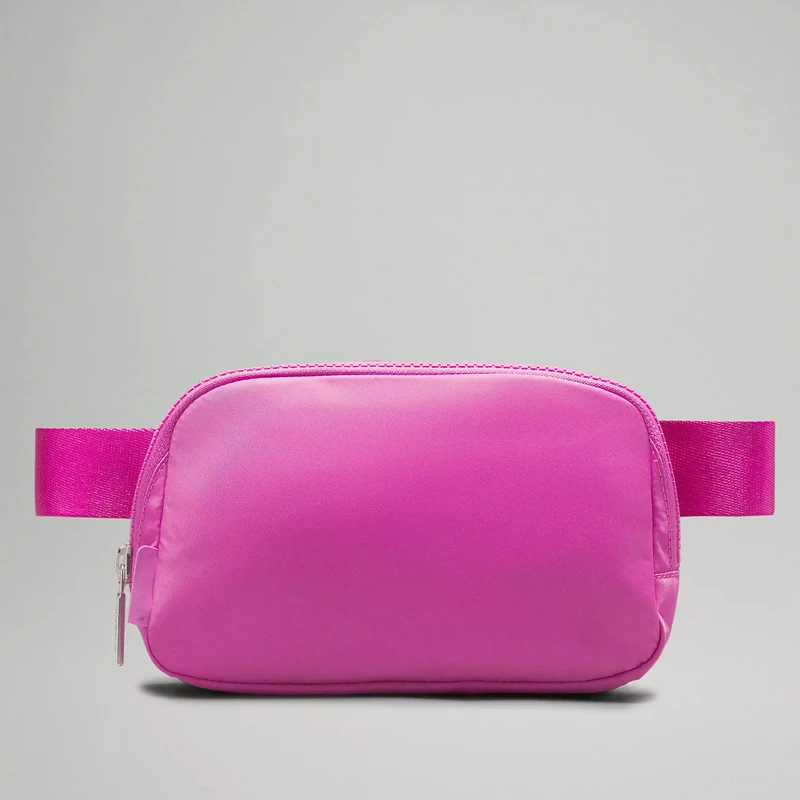 Custom Logo Unisex Nylon Fanny Pack Waist Belt Bag Vintage Box Pattern with Zipper Closure for Outdoor Sports Travel Running