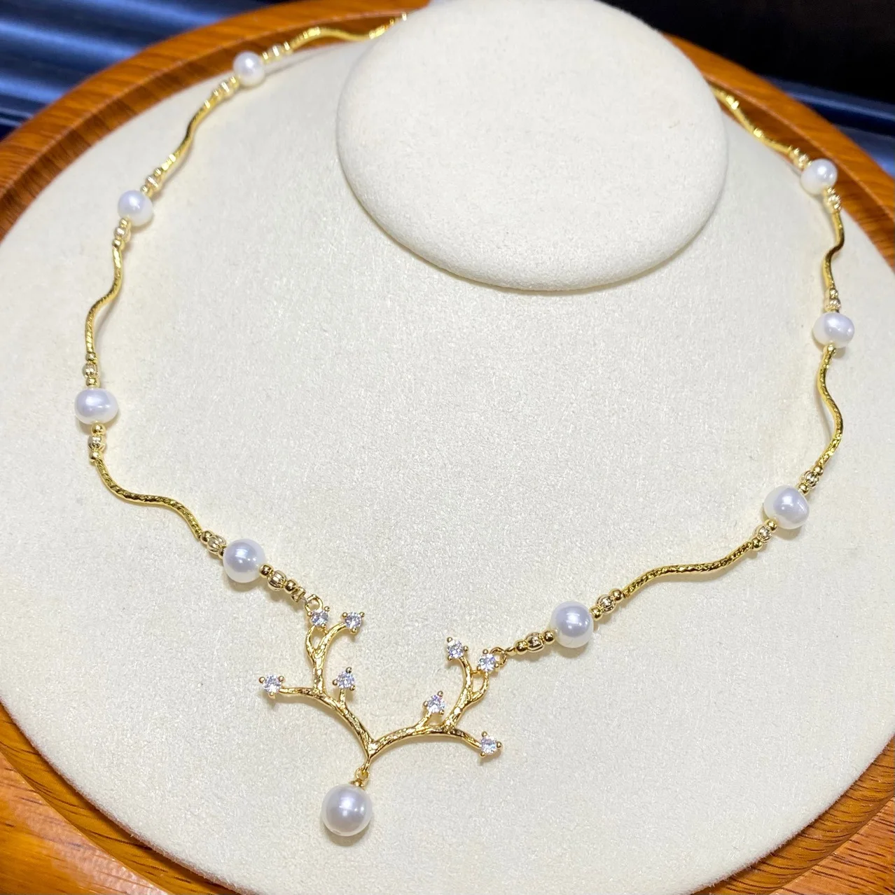 18K Gold Plated Handmade Perfect Natural Freshwater Pearl Bead Necklace Branch Shape Round Pearl Necklace for Women