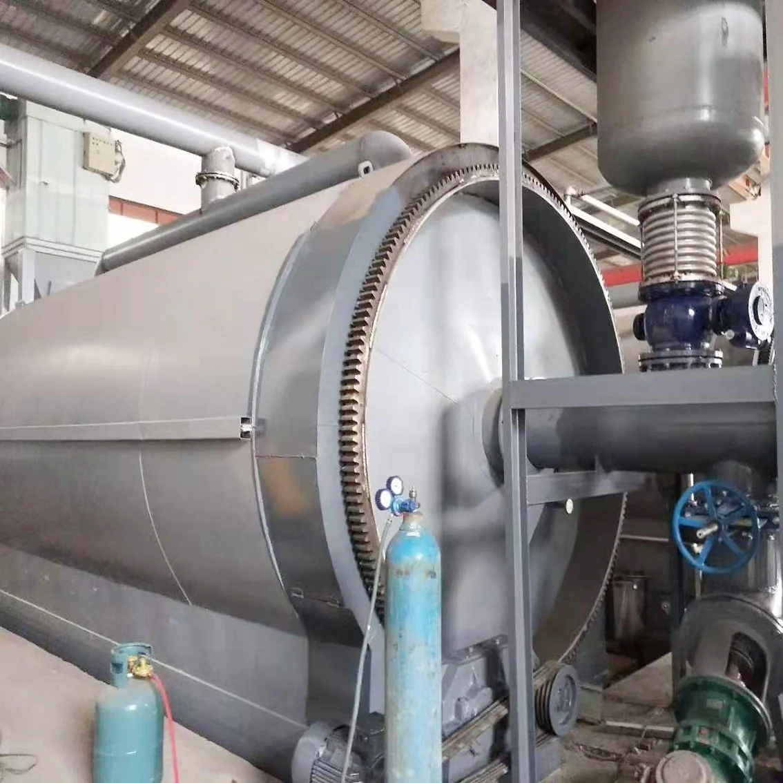  Waste rubber pyrolysis machine waste plastic equipment sludge treatment