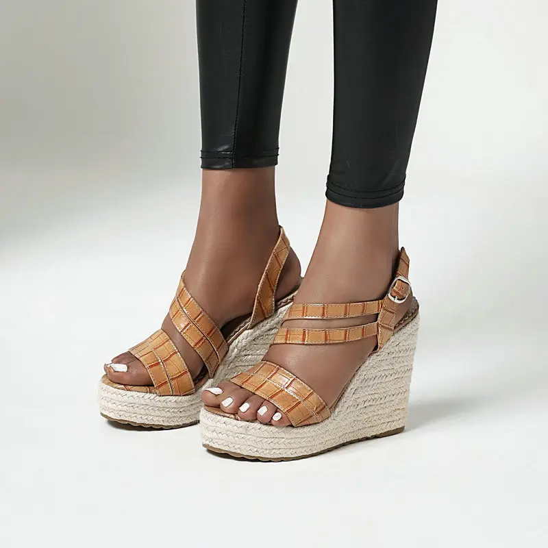 Hot selling sandals shoes wedge heel with low