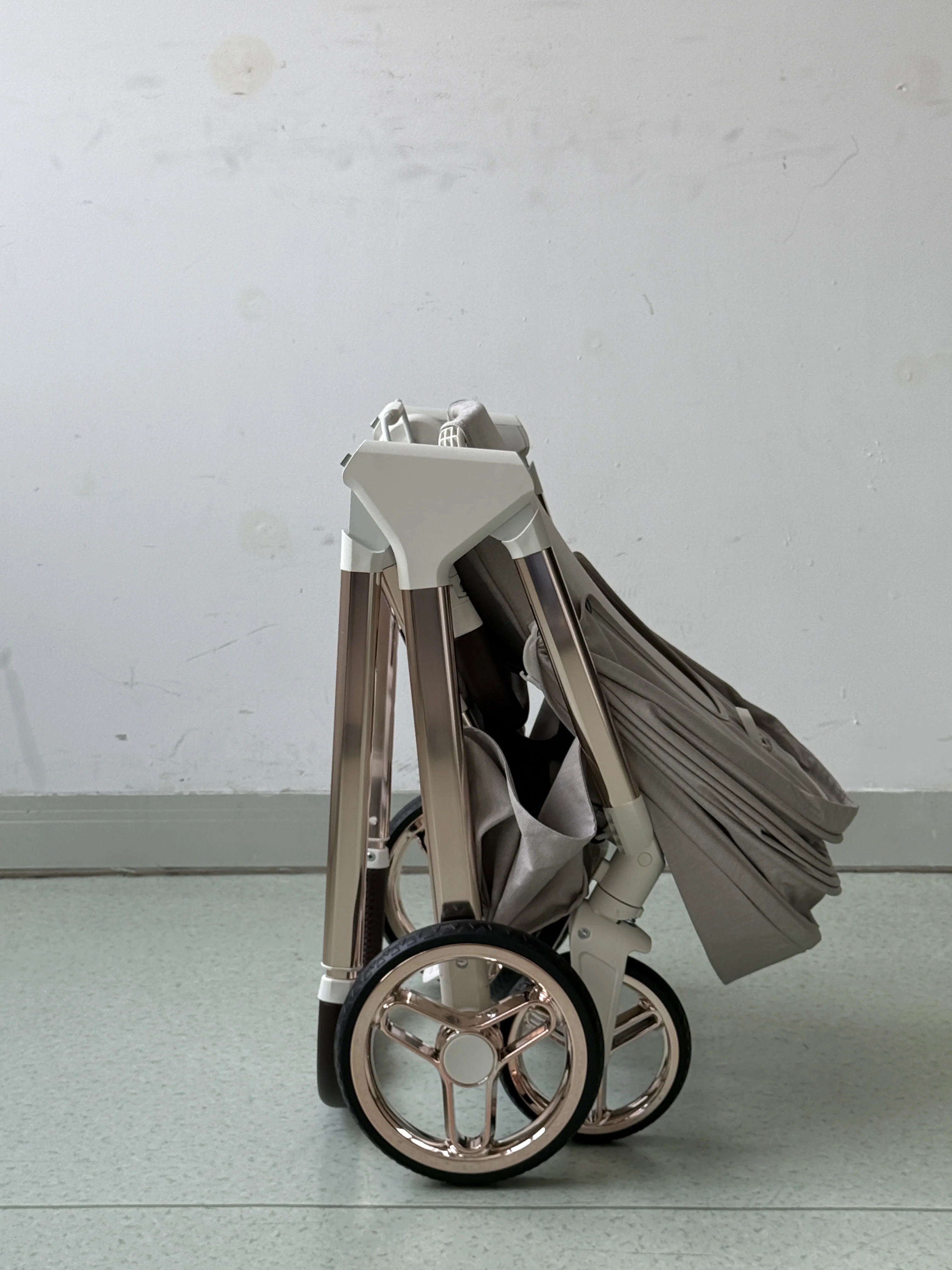 European style baby stroller folding travel stroller with big wheels and sun shades of suitable for 0-3 years old