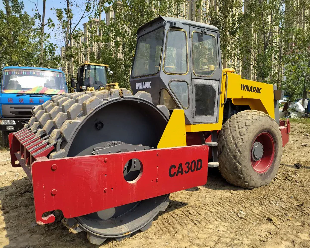 Б/у дорожный каток Dynapac CA30D уплотнитель CA301D