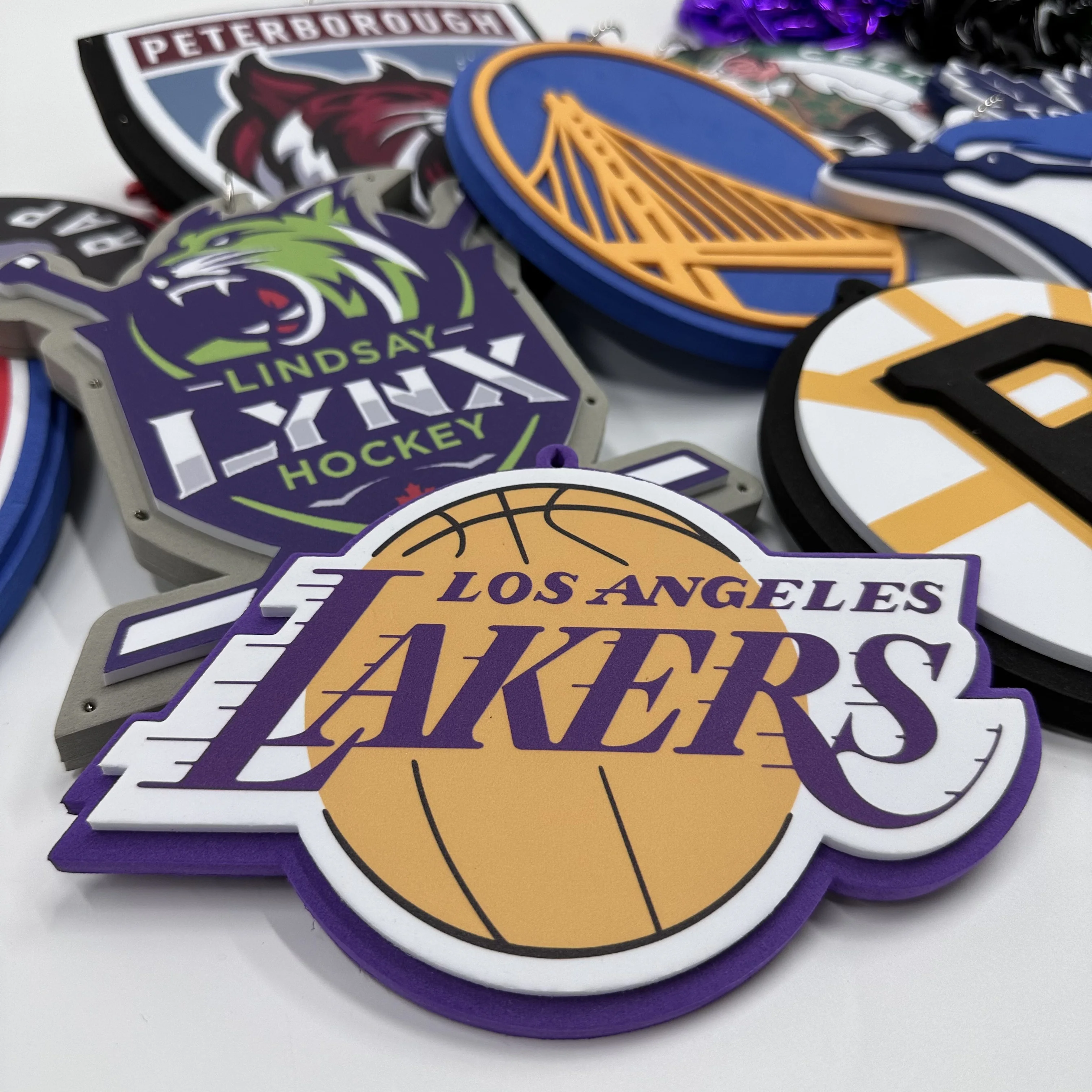 custom basketball 3D Detachable Magnet Via Ring Loop Vibrant Chain High-Density Eva NCAA Fan Chain Necklace Foam With Led Light