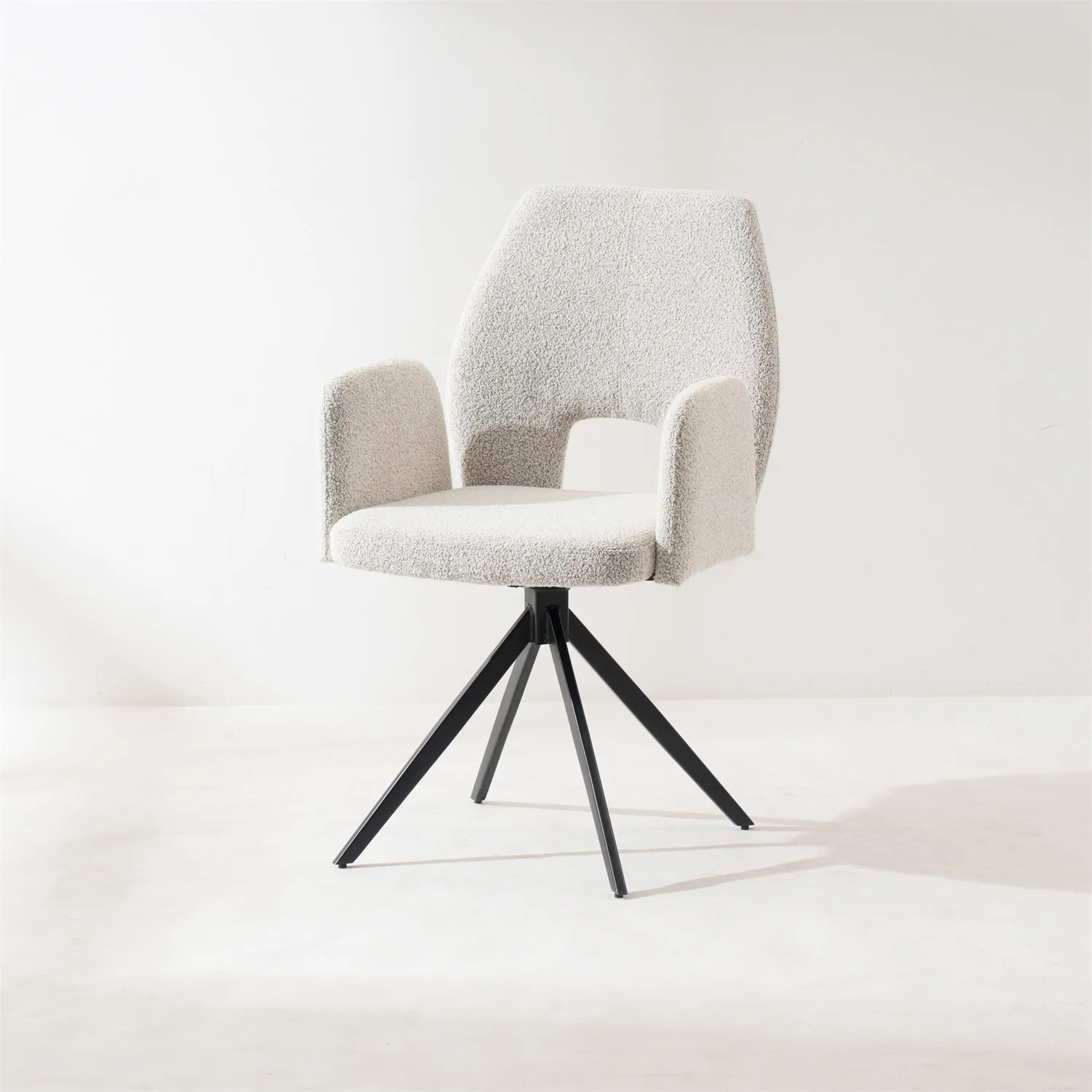 Wholesale Bazhou Factory Furniture Comfortable Upholstered Fabric White Lamb Wool Boucle Swivel Rotating Dining Chair