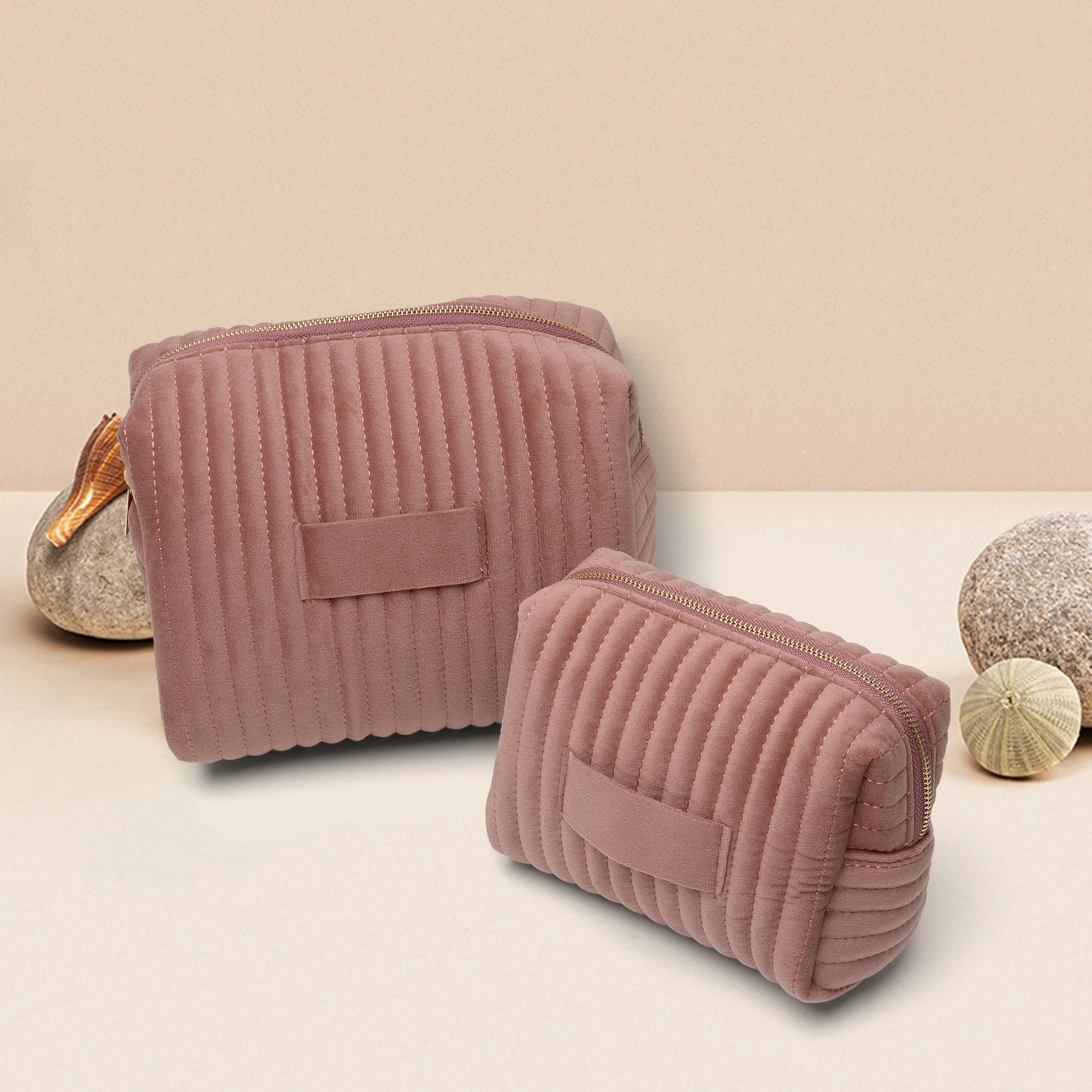 Hot Sale Travel MakeupBag Custom Logo Portable Small Velvet Quilted Makeup Toiletry Cosmetic Bag