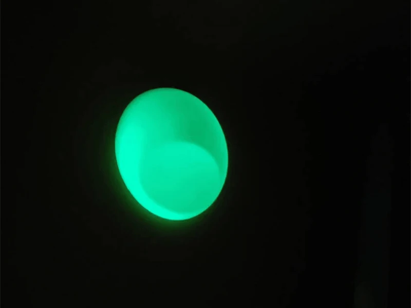  Высококачественный светящийся в темноте аэрозоль краски который перезаряжается при воздействии света отлично подходит для велосипедов спортивного оборудования