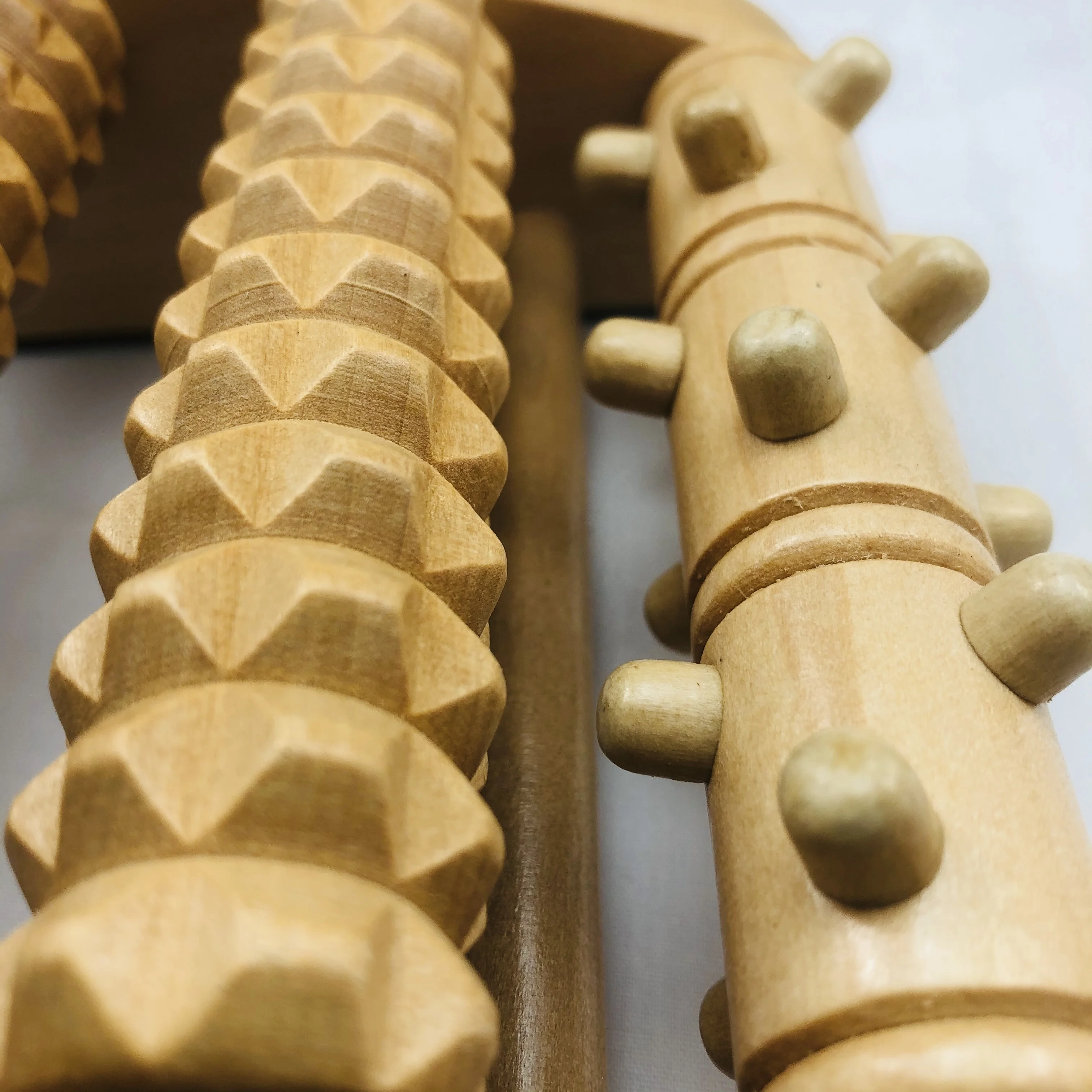 Manufacturer Wholesale Wood Massager Roller Solid Wood Irritating Skin Sturdy Wooden Massage For All Ages