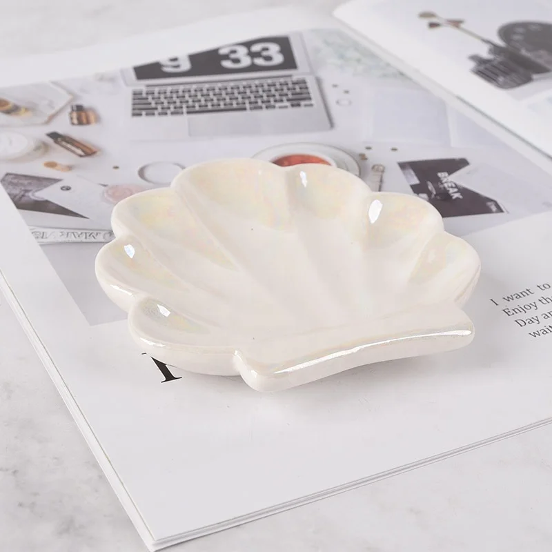 Customized Shell - Inspired Ceramic Jewelry Trays: Elegant Porcelain Organizers and Display Dishes for Your Precious Trinkets