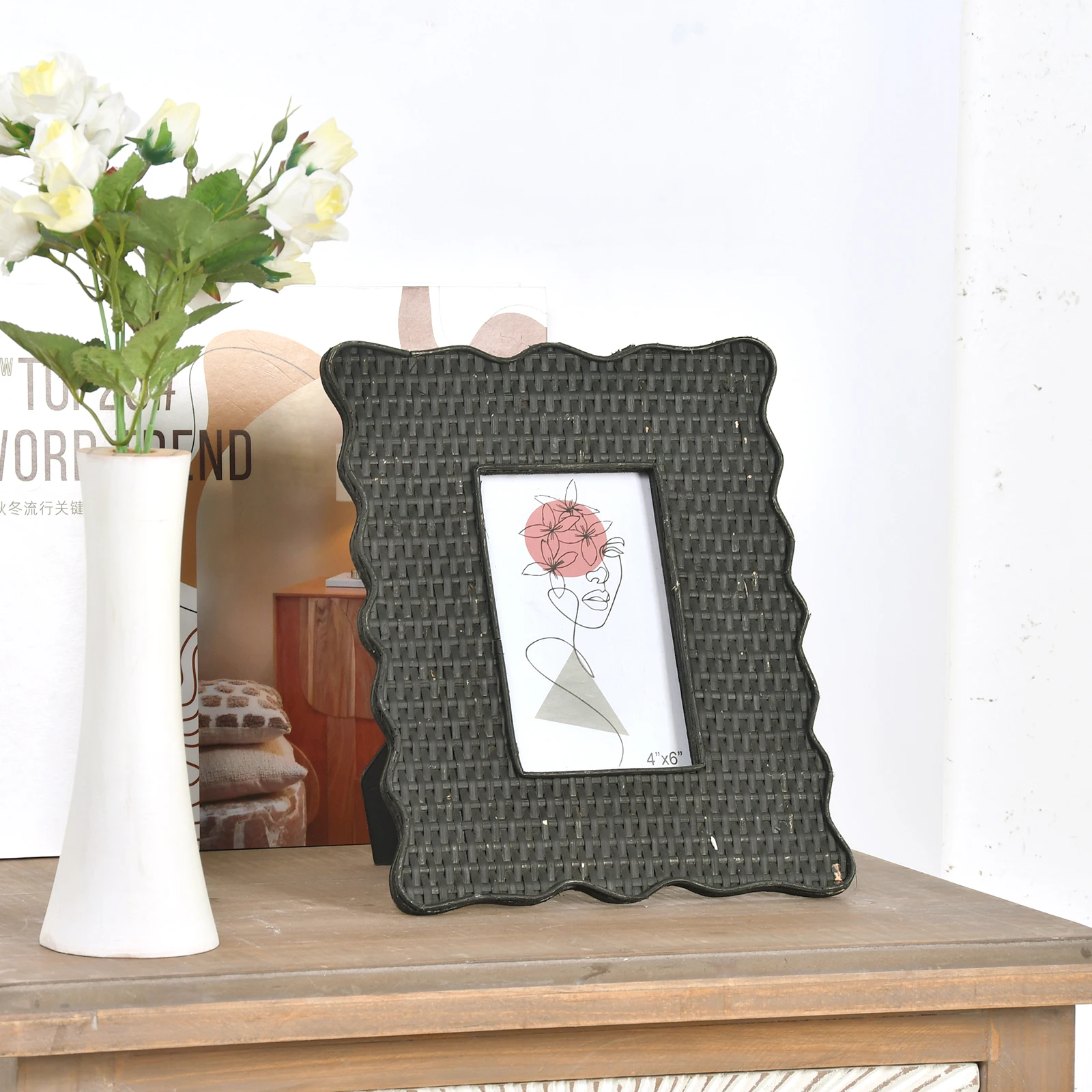 Hot Sale Black Woven Rattan Frame Standing Photo Frame Best Seller For Decor Table China Supplier