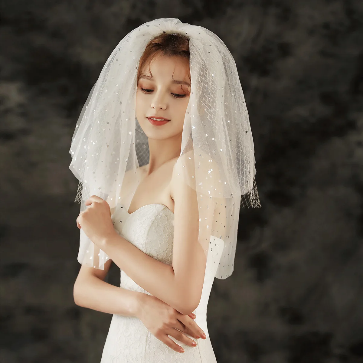 ROMANTIC New Glisten Short Length Lace Wedding Veils Bridal Veil with Comb