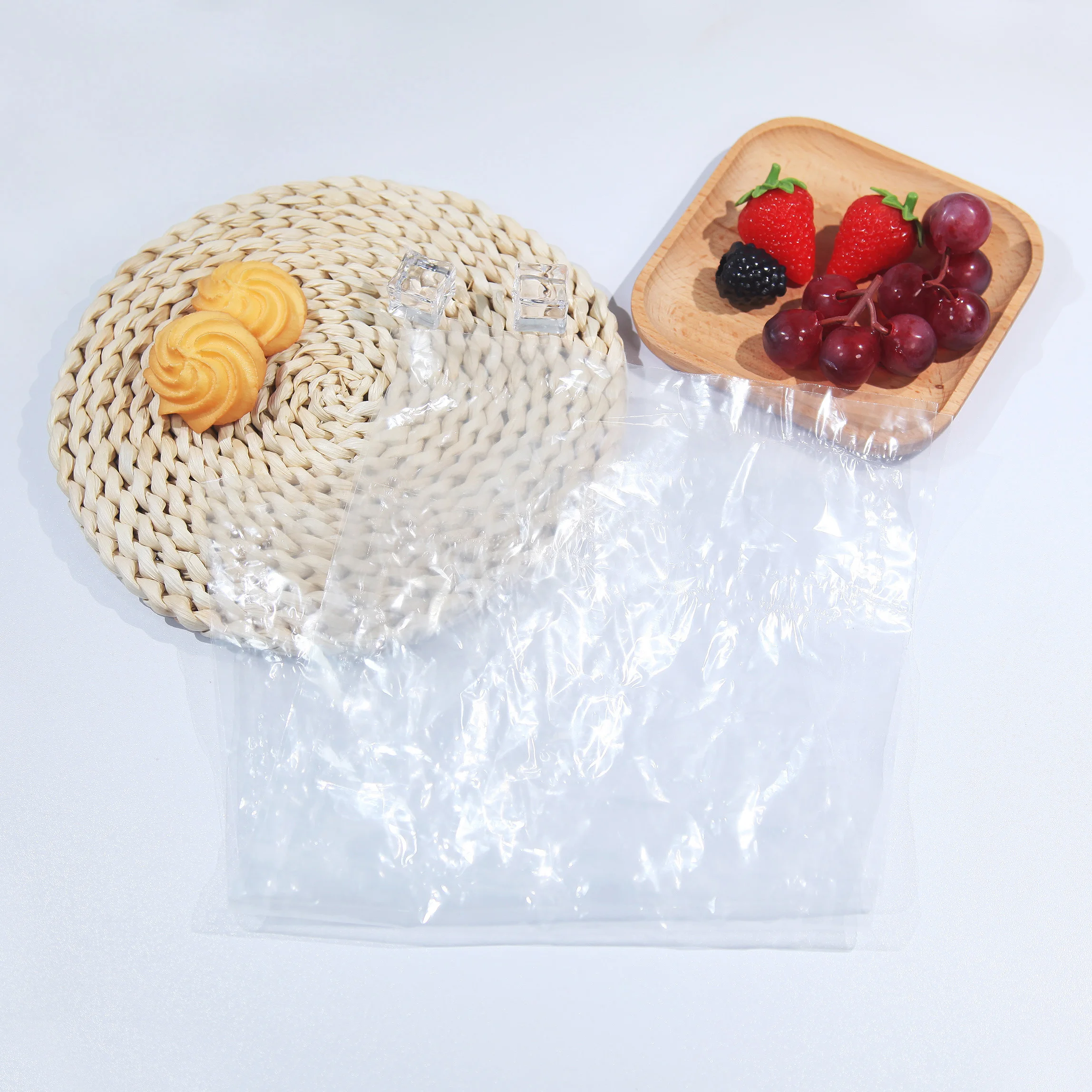 Самоуплотняющий пластиковый мешок для кубиков льда